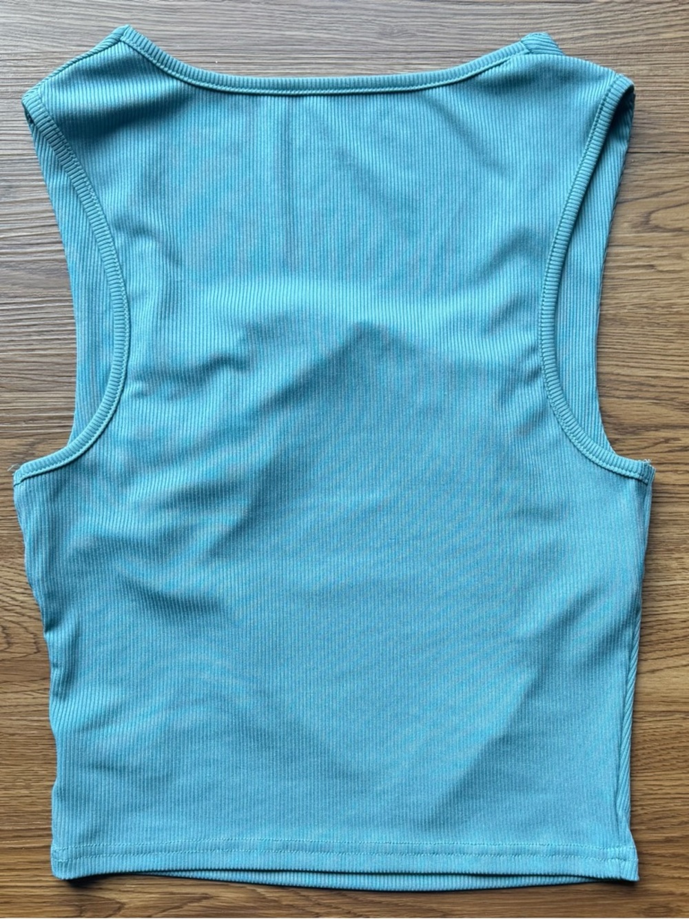 Sleeveless Ruched Front Crop Tank Top - Teal / Green - Picture 2 of 4